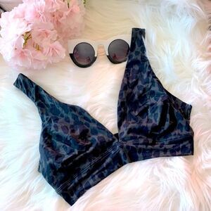 VICTORIA'S SECRET
Unlined Soft Wireless Lounge Bra